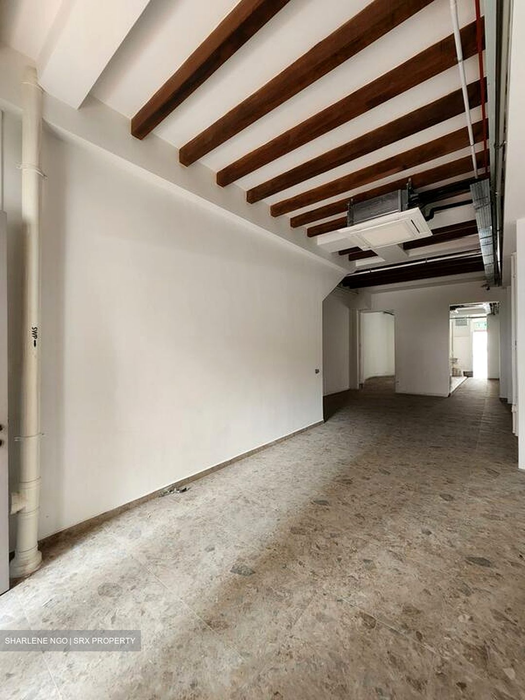 Rowell Road (D8), Retail #592350681